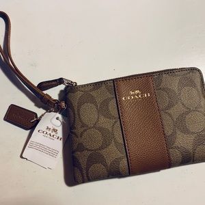 Coach wristlet wallet
